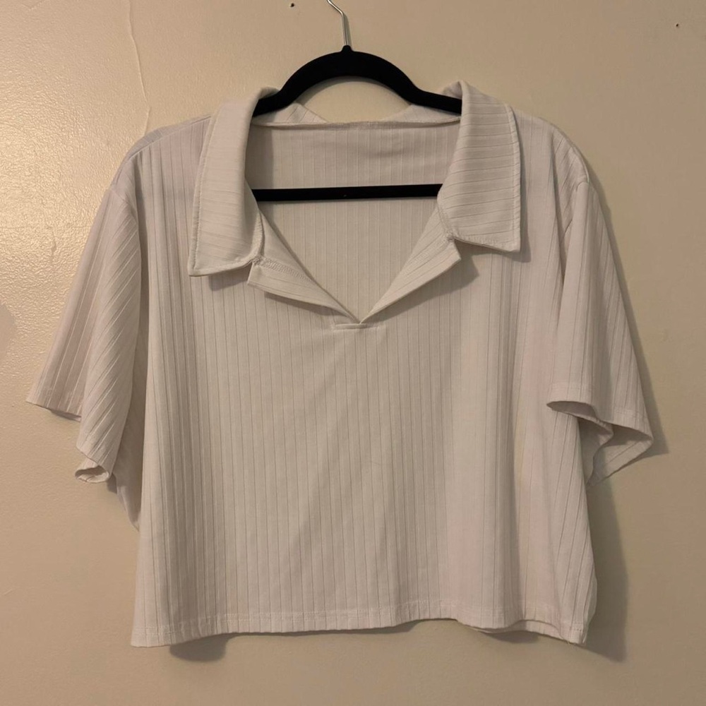 SHEIN Cream Polo Crop Top with Ribbed Texture